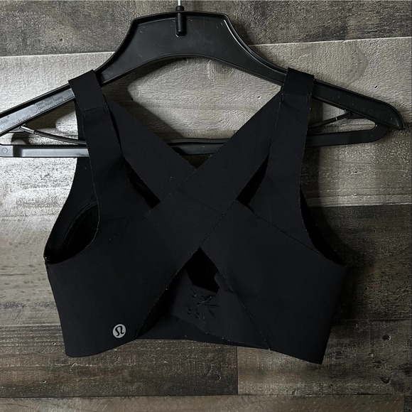SOLD Lululemon Enlite Bra 34C - Picture 3 of 3
